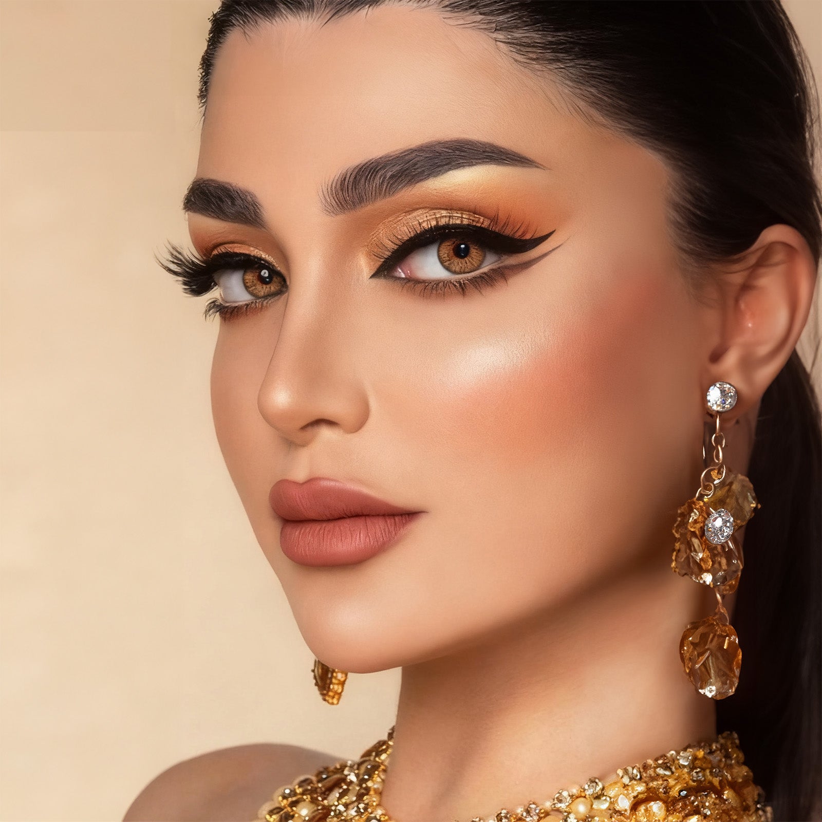 Jahreslinsen braun Tragebild Model