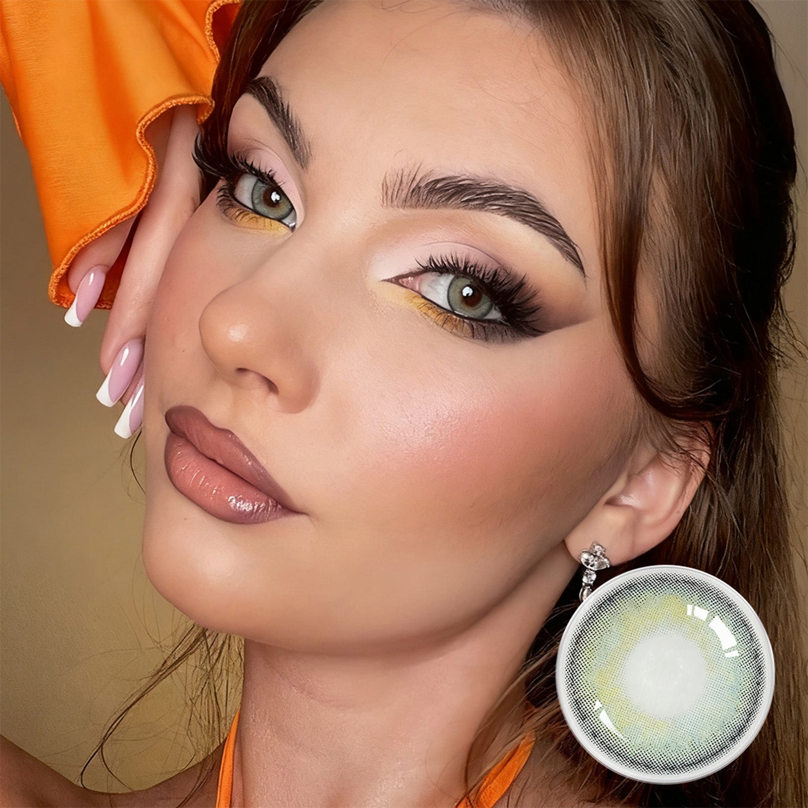 Cyprus grüne Jahreslinsen Model Tragebild