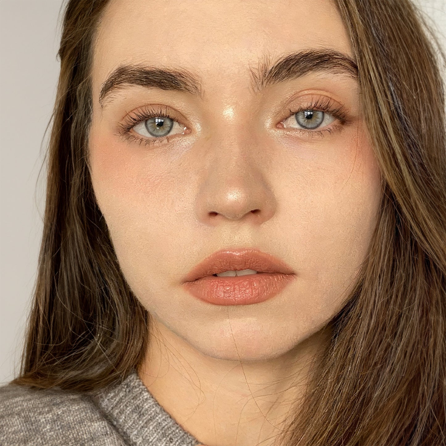 Jahreslinsen Forest gray Model Tragebild