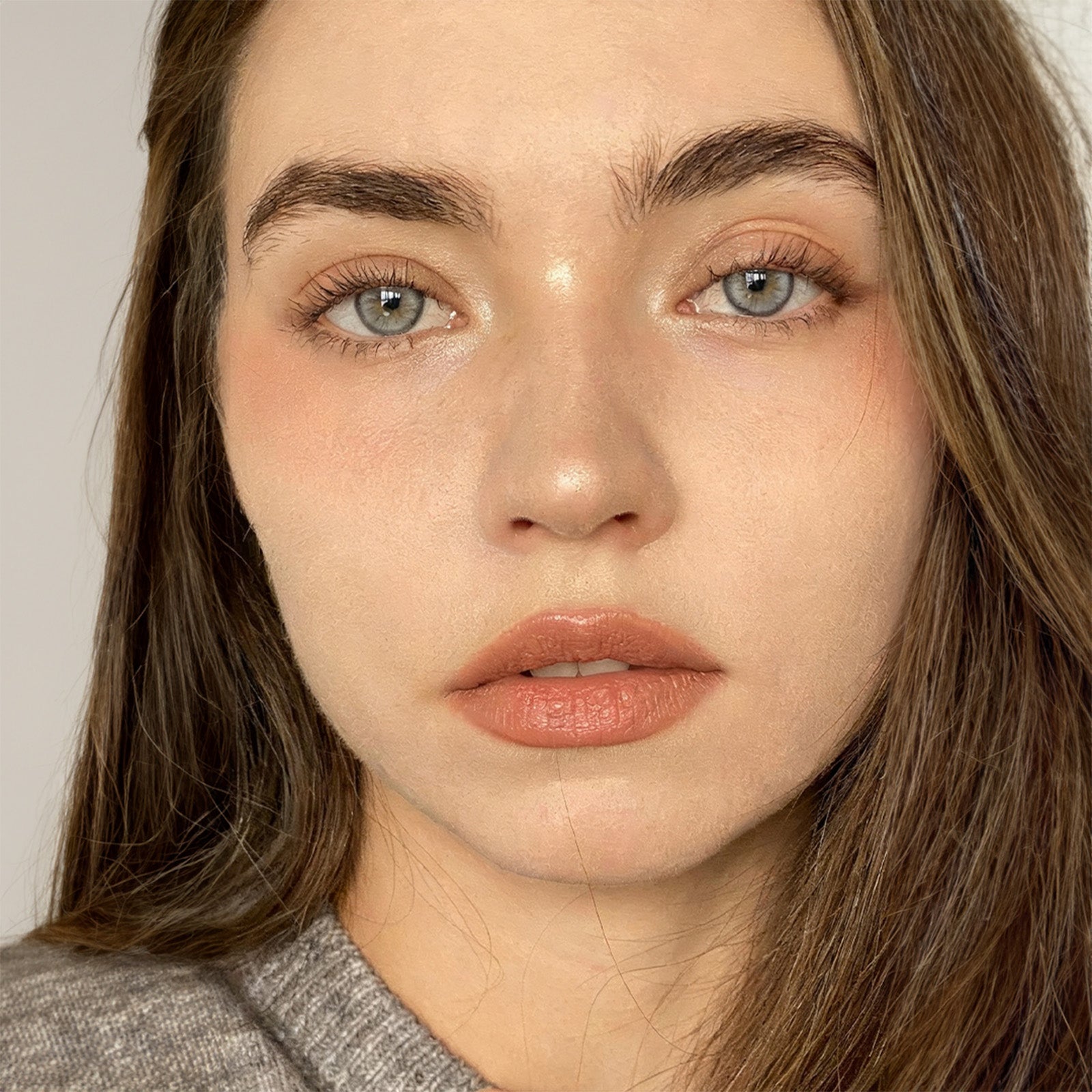 Jahreslinsen Forest gray Model Tragebild