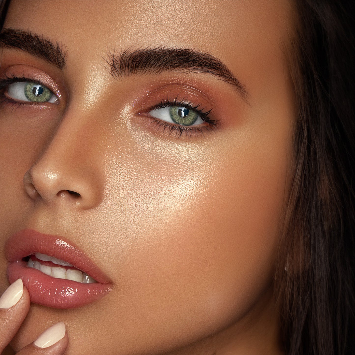 Jahreslinsen golden hazel Tragebild Model