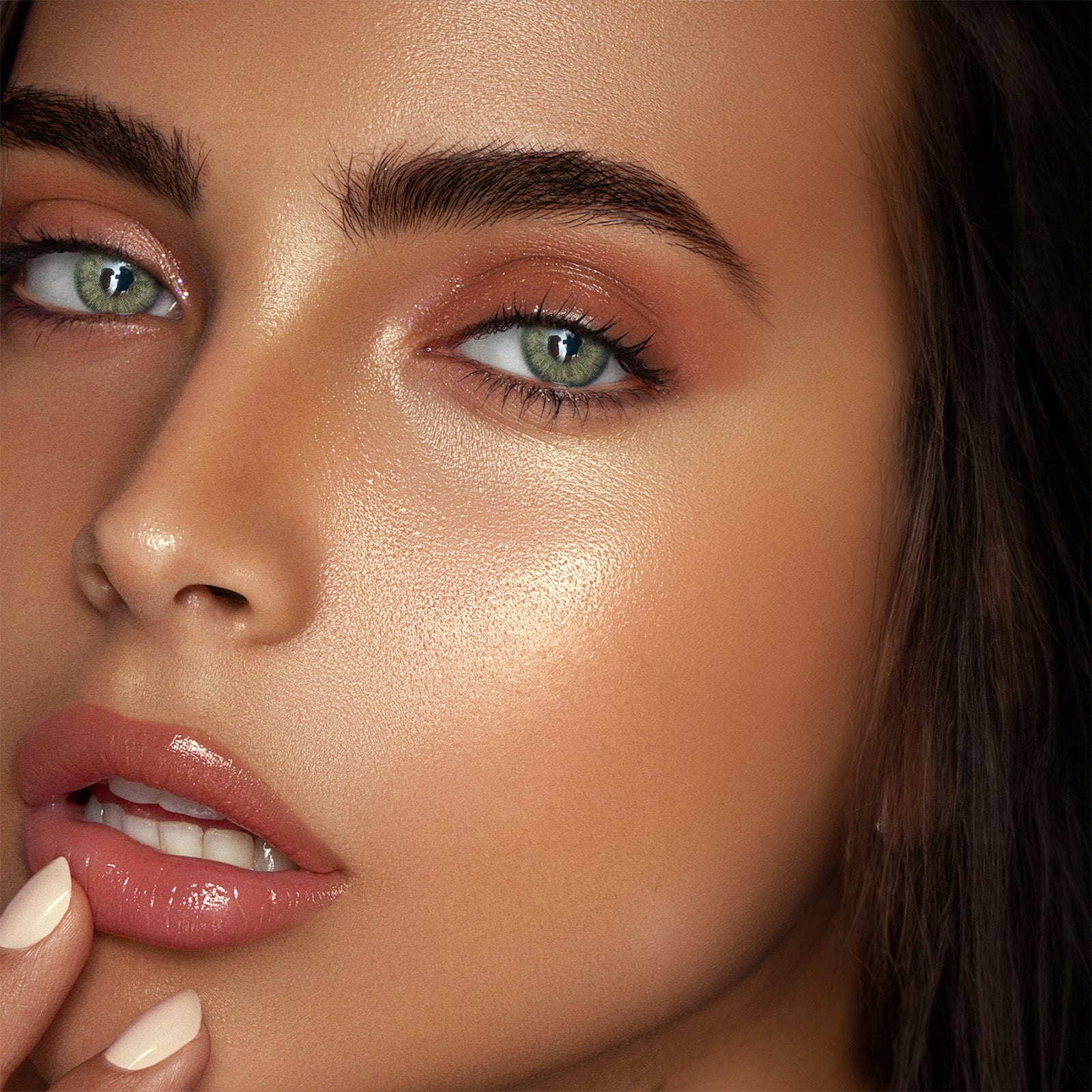 Jahreslinsen golden hazel Tragebild Model