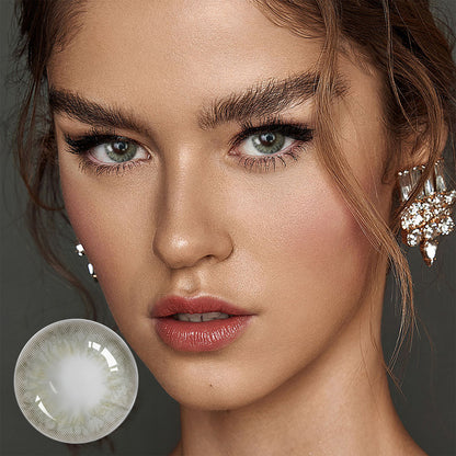 Taylor Grüne Jahreslinsen Model Tragebild